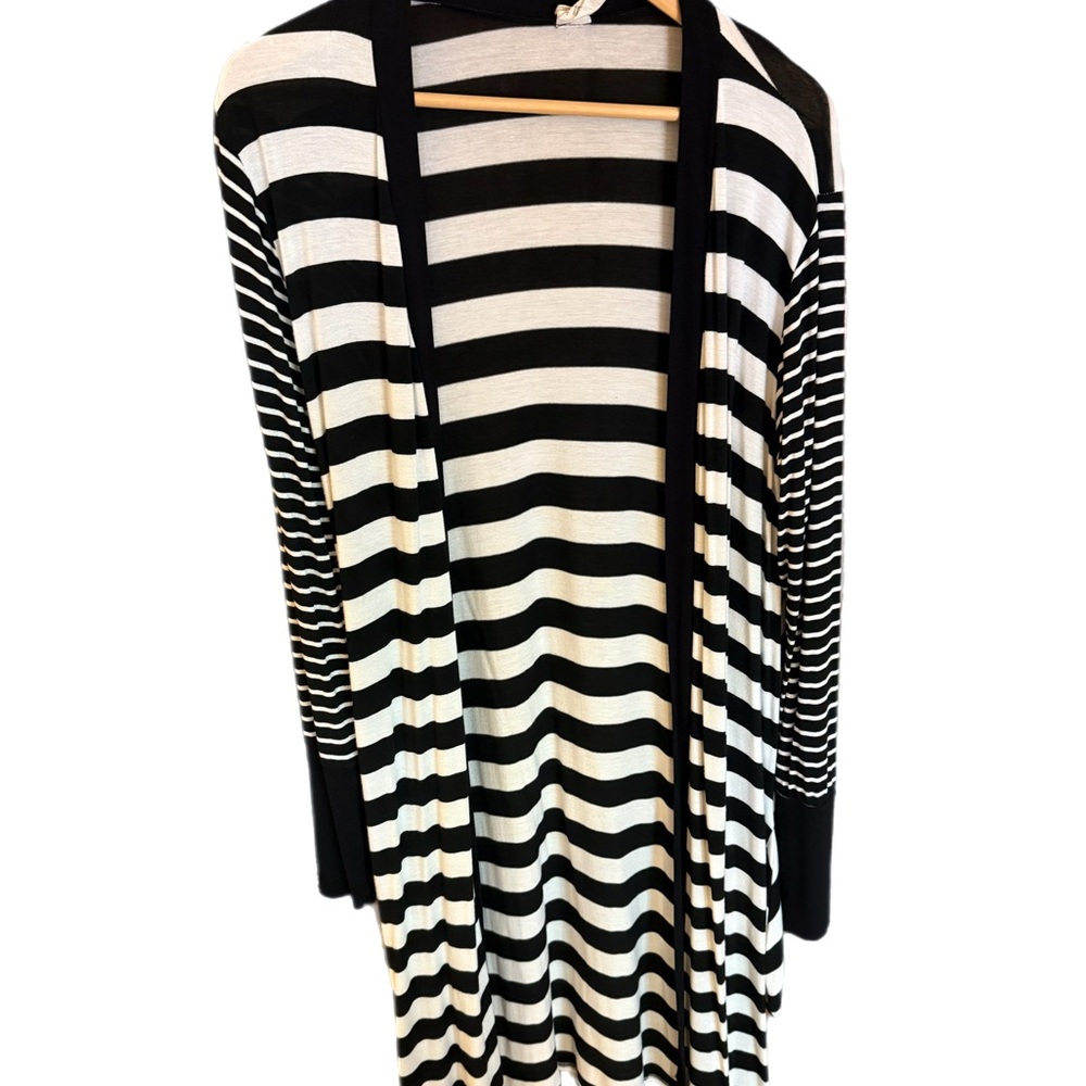 7th Ray Black and White Striped Long Cardigan M
